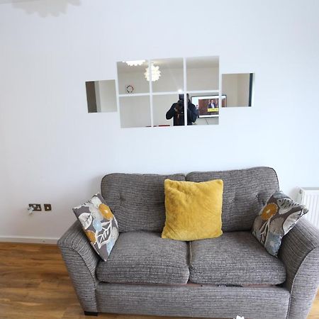 Lovely 2 Bed 2 Toilet Hill House River View Apartment London Exterior photo